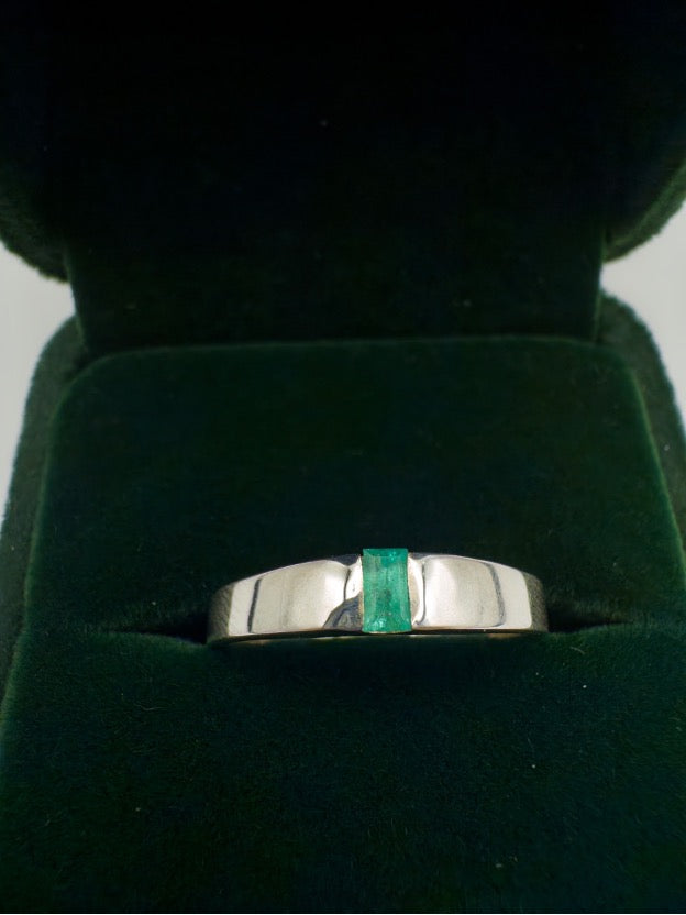0,16 Emerald Ring