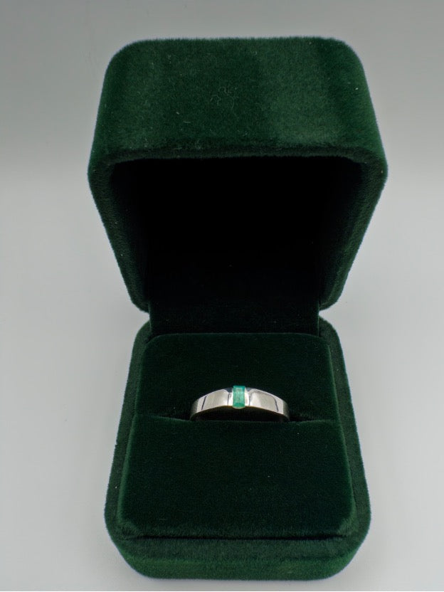 0,16 Emerald Ring