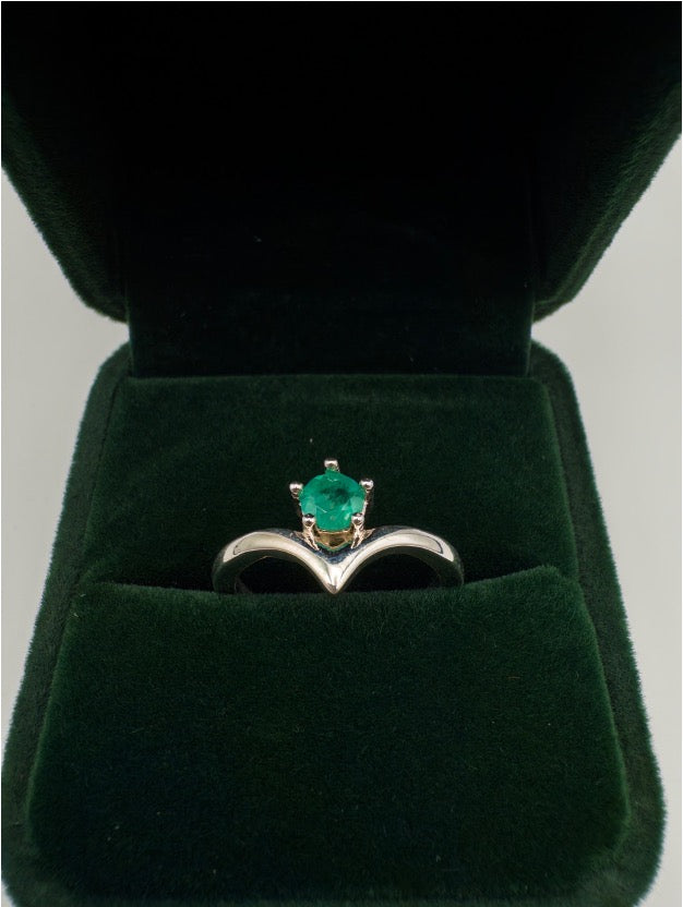 0,32 Natural Emerald Ring