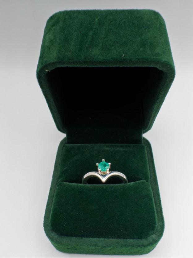 0,32 Natural Emerald Ring