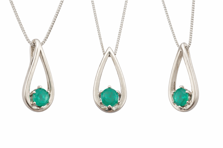 0,37 ct Natural Emerald Teardrop Pendant