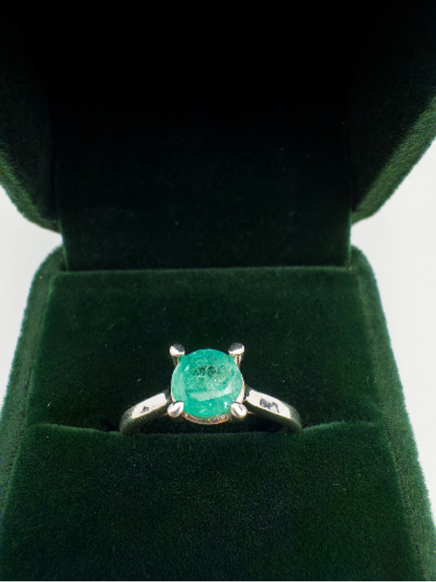 0,78 Natural Emerald Ring