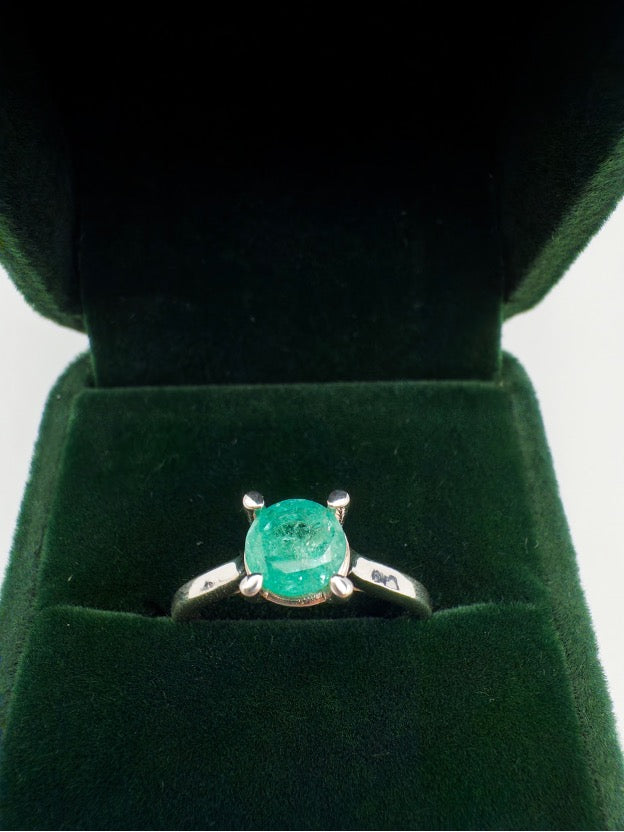 0,78 Natural Emerald Ring